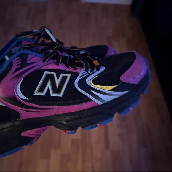 New Balance Black and Pink Running Shoes - Picture 1 of 3